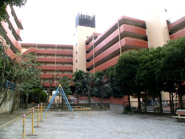 Local appearance photo. Local (11 May 2013) Shooting