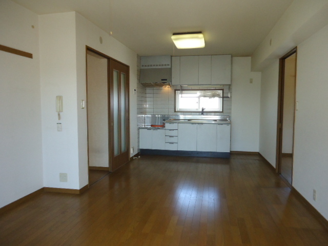 Living and room.  ☆ Shopping convenient location! Quiet and living environment ・ Sunny ☆