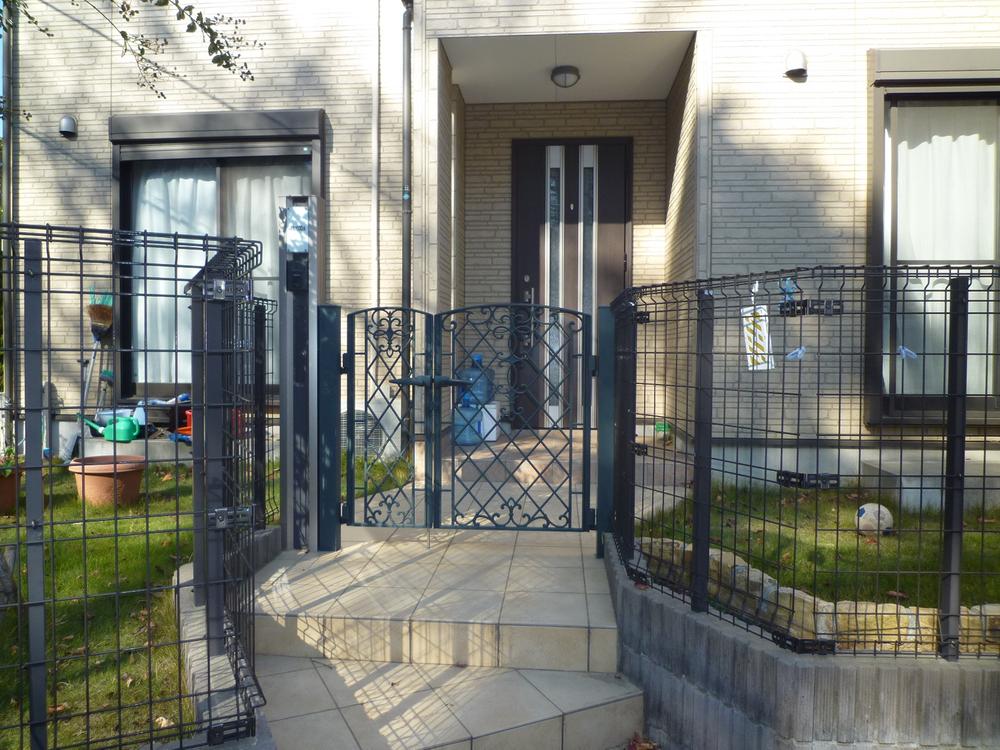 Local appearance photo. Local (11 May 2013) Shooting Entrance approach