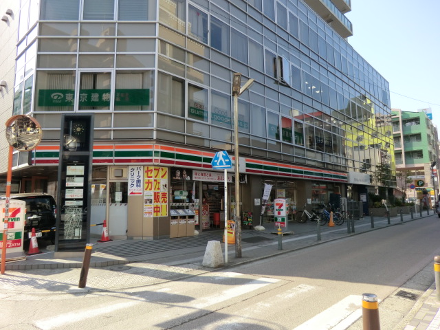 Convenience store. Seven-Eleven (convenience store) up to 32m