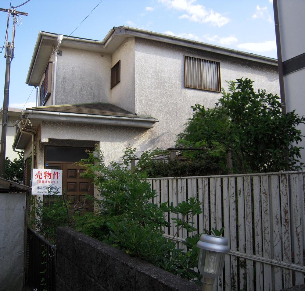 Local land photo. It is with the current state Furuya. You can use it as a second-hand housing.