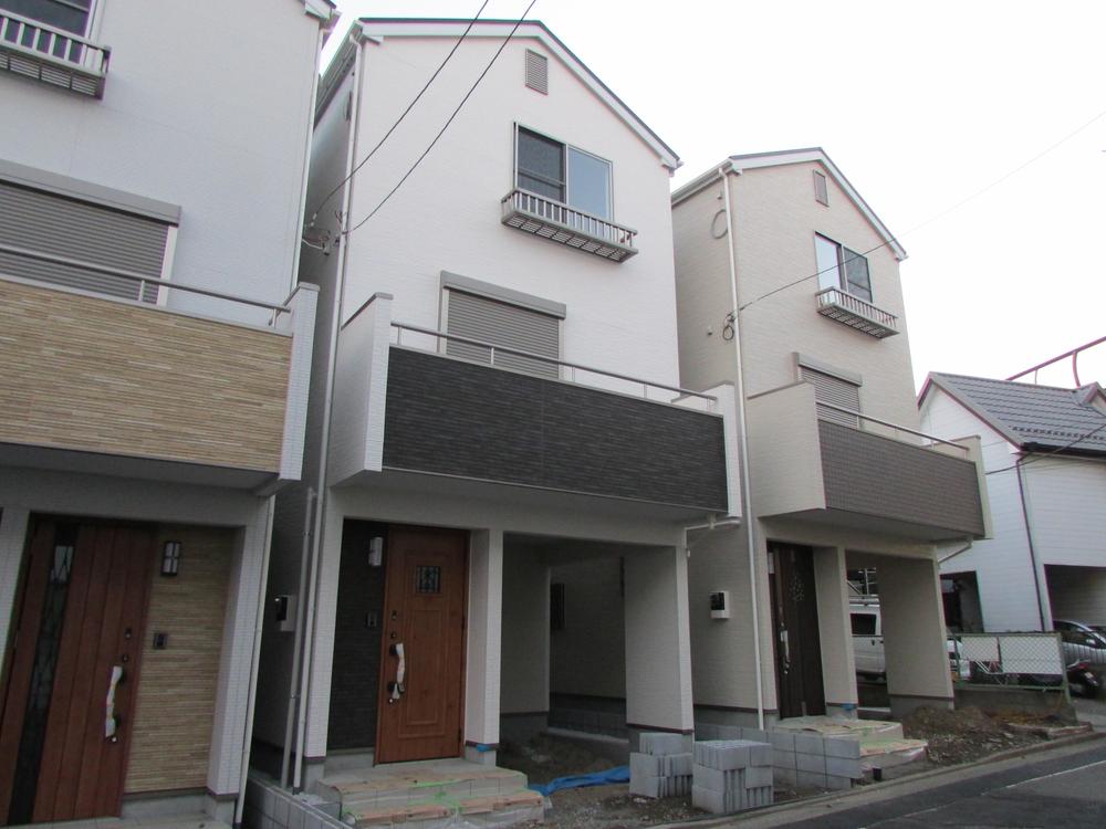 Local appearance photo. Local (12 May 2013) Shooting