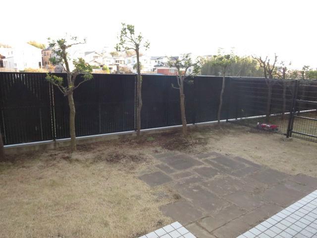 Other. Also play children in the private garden!