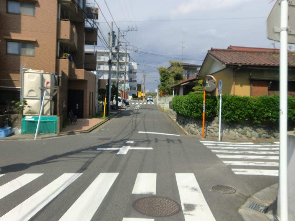 Local photos, including front road. Local (April 2013) Shooting