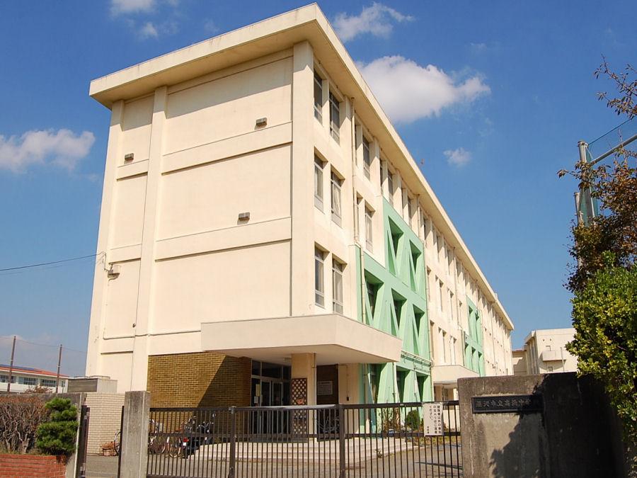 Junior high school. Fujisawa Municipal Takahama 600m up to elementary school