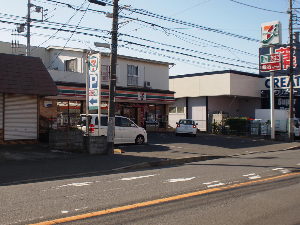 Convenience store. Seven-Eleven Muraokahigashi store up (convenience store) 750m