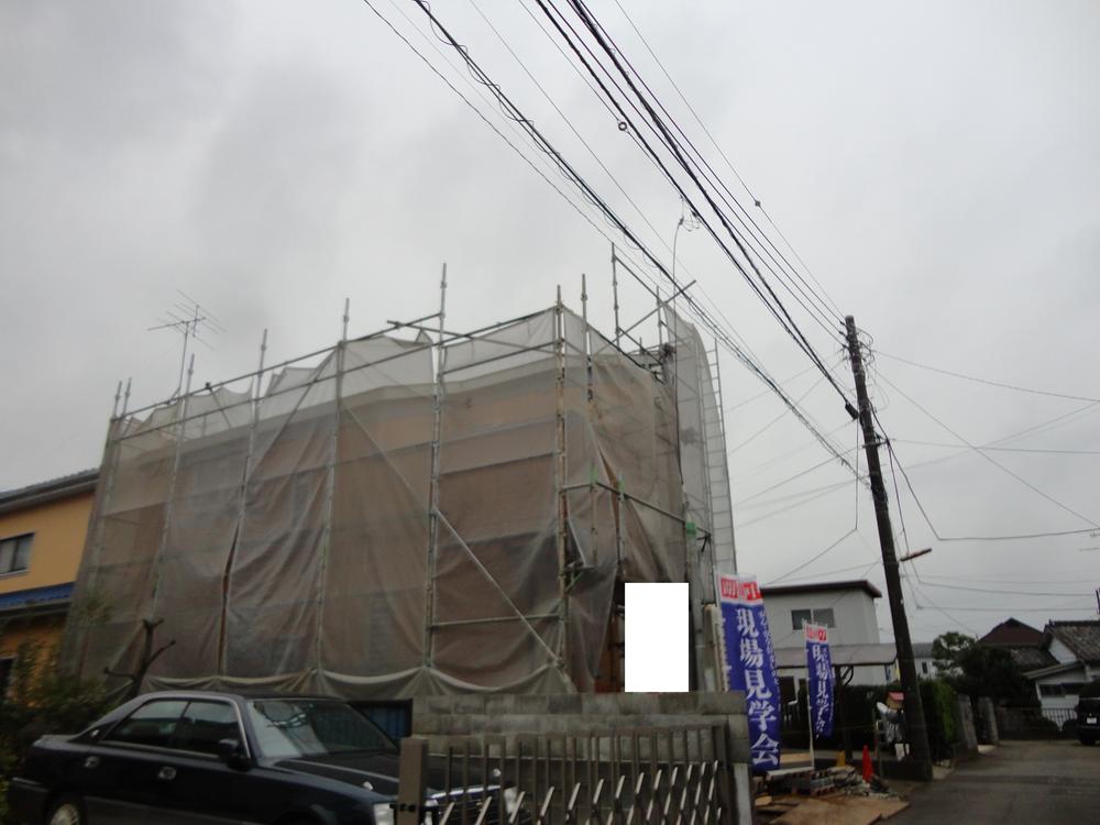 Local photos, including front road. Local (10 May 2013) Shooting