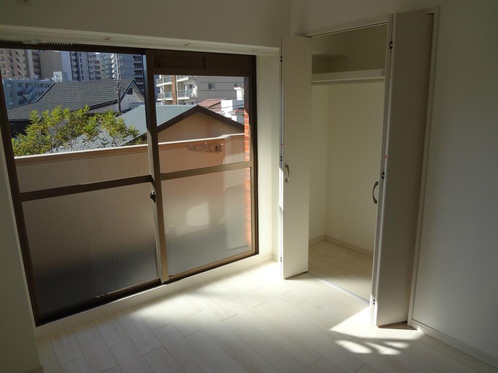 Non-living room. Indoor (11 May 2013) Shooting