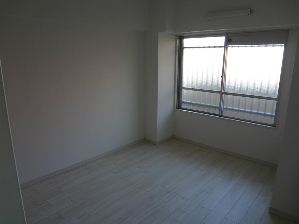 Non-living room. Indoor (11 May 2013) Shooting