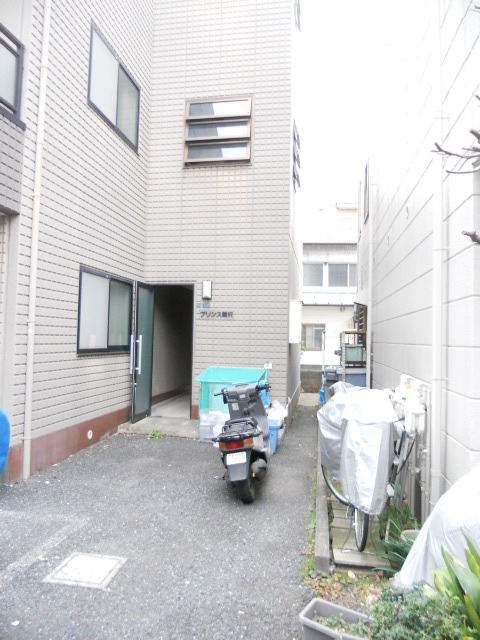 Entrance. Station near ・ Convenient shopping ・ Spread of RC apartment 1K