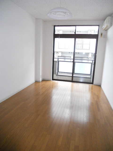 Living and room. Station near ・ Convenient shopping ・ Spread of RC apartment 1K