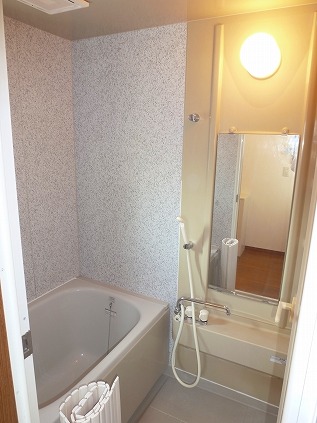 Bath. Clean and spacious bathroom