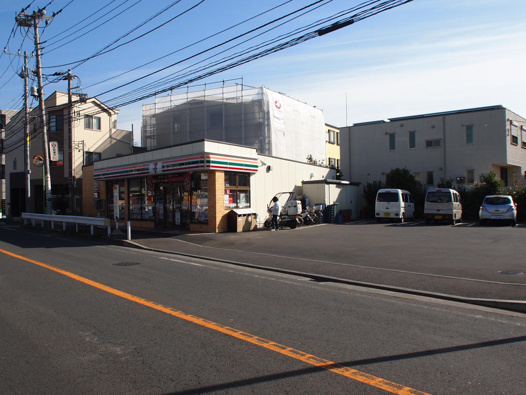 Convenience store. Seven-Eleven Fujisawa Mirokuji 2-chome up (convenience store) 407m