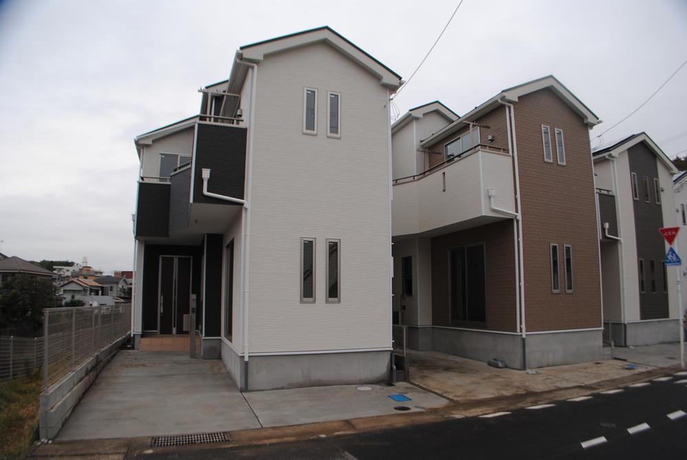 Local appearance photo. Local (10 May 2013) Shooting