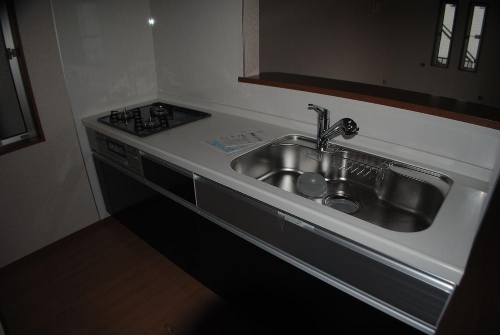 Kitchen. Local (10 May 2013) Shooting