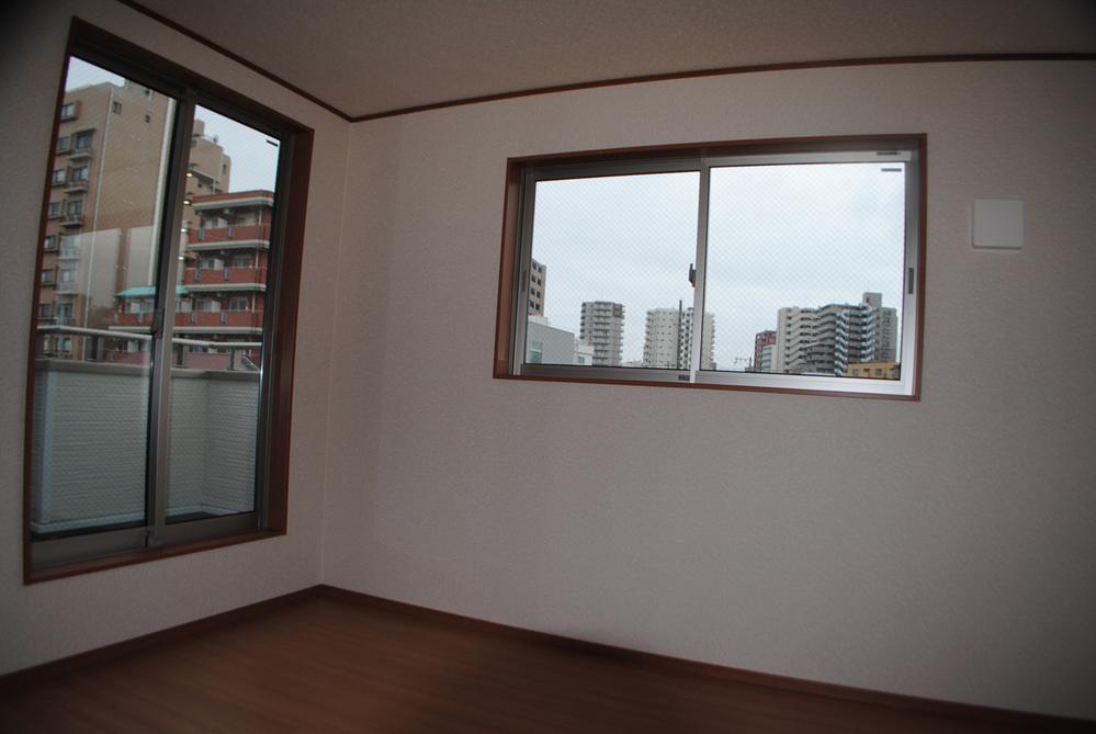 Non-living room. Indoor (10 May 2013) Shooting