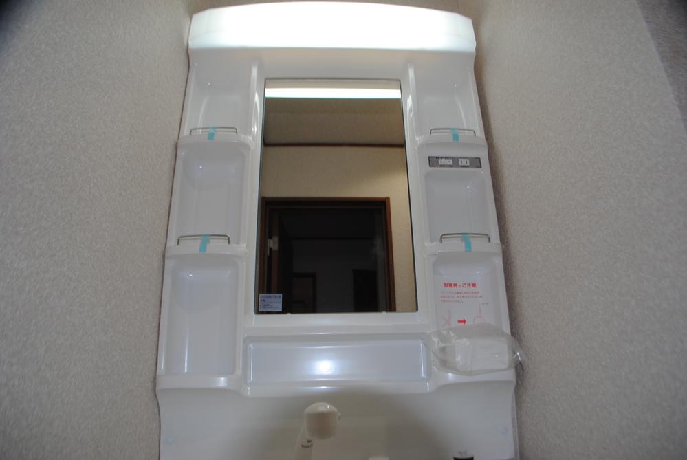 Wash basin, toilet. Indoor (10 May 2013) Shooting