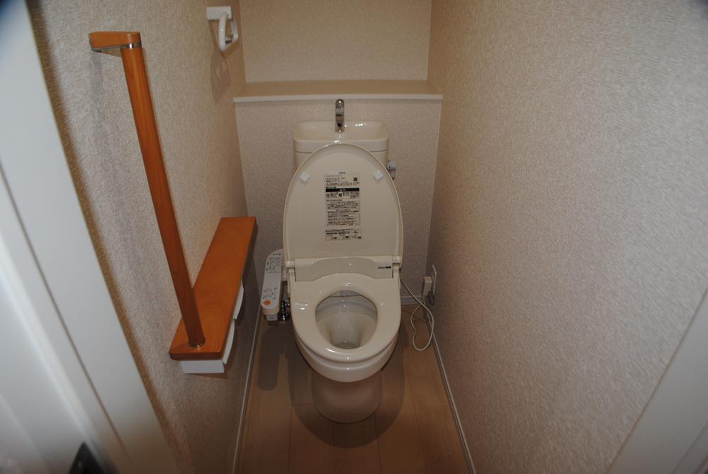 Toilet. Local (12 May 2013) Shooting