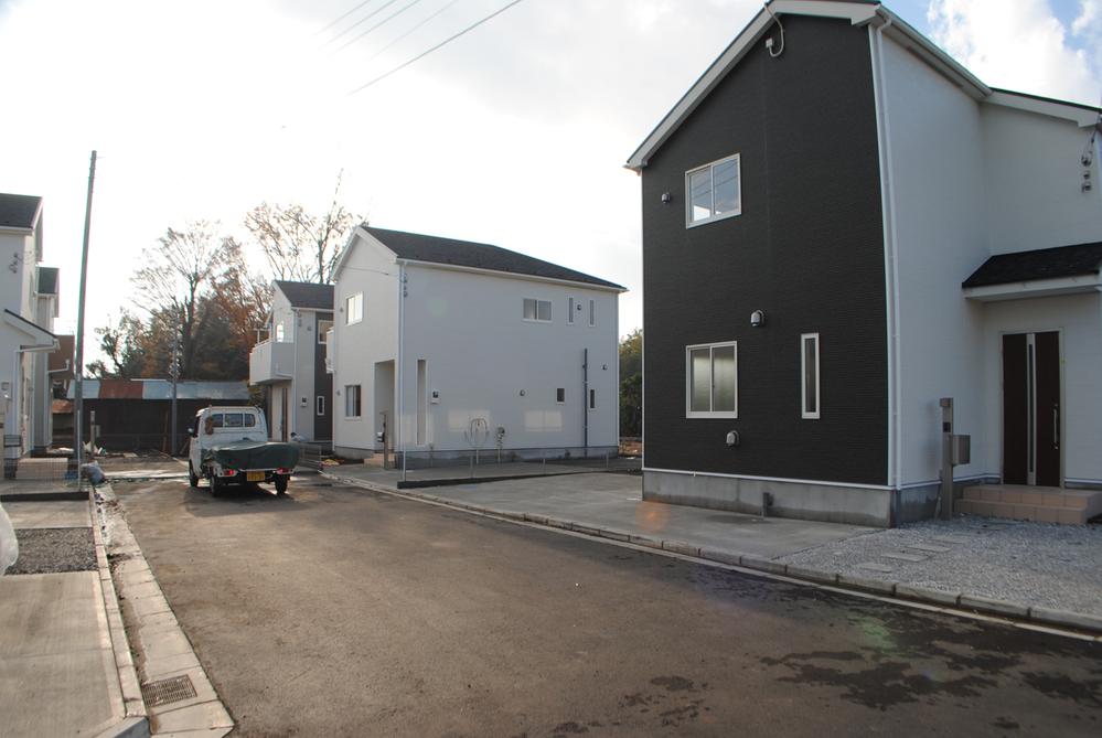 Local photos, including front road. Local (12 May 2013) Shooting