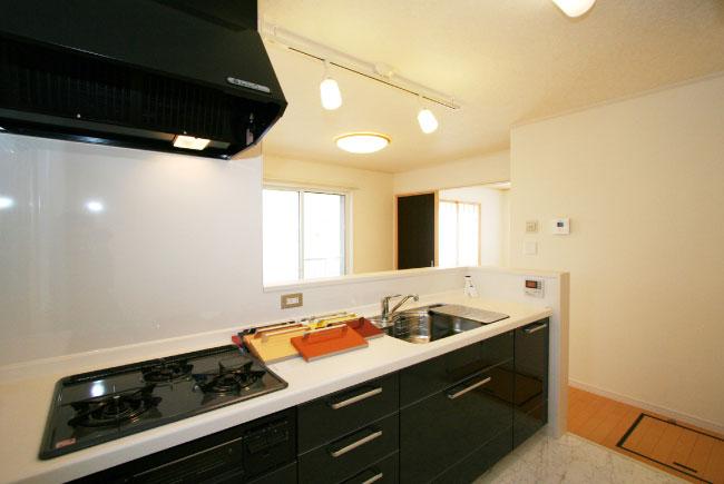 Same specifications photo (kitchen)