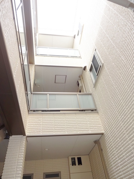 Other Equipment. Bright apartment with atrium