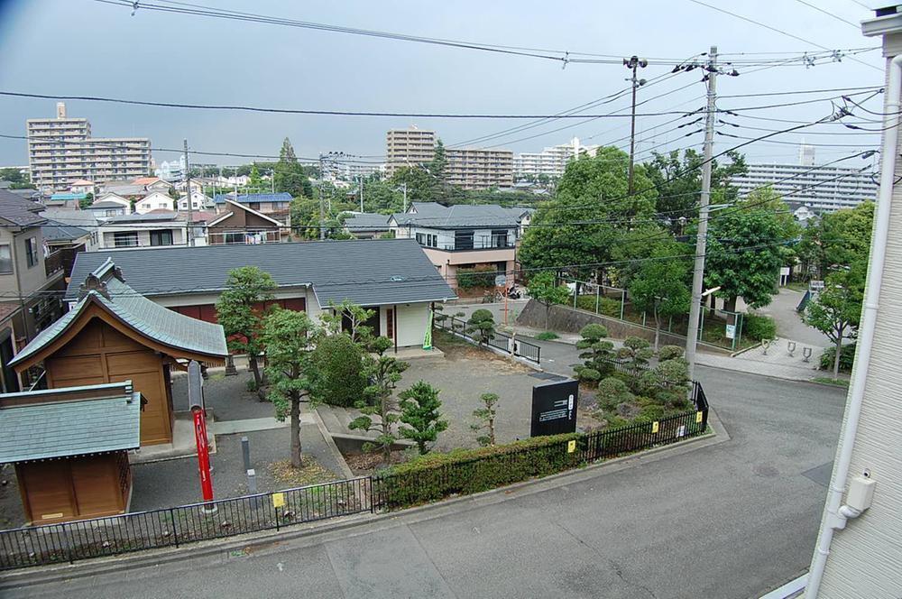 View photos from the dwelling unit. View from the site (August 2013) Shooting