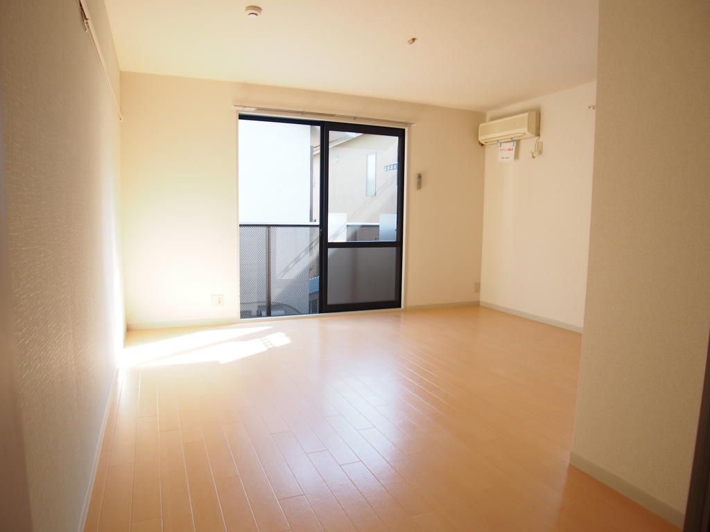 Living and room. There is a breadth of 9.2 tatami so you can be placed, such as a sofa! ! 