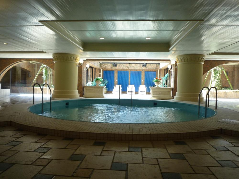 Other common areas. Common areas (the first floor of the land pool)