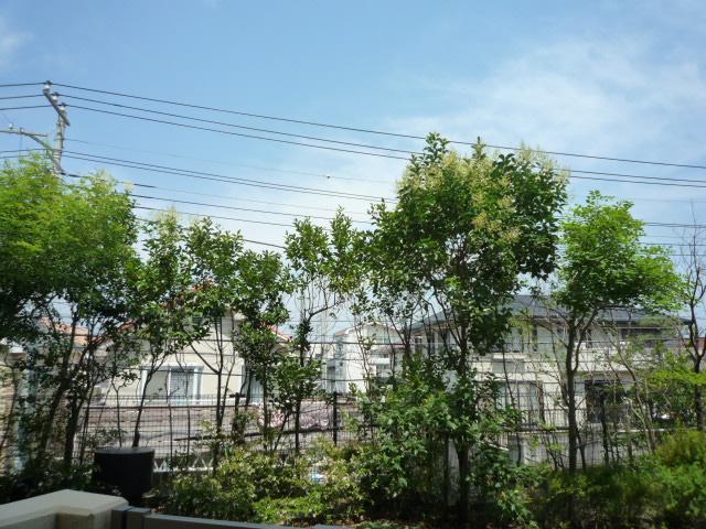 View photos from the dwelling unit. Local (July 2013) Shooting