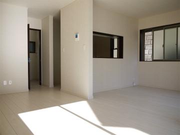 Living. Local (11 May 2013) Shooting