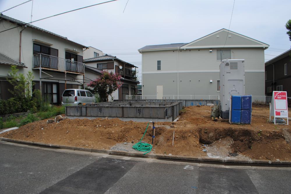 Local photos, including front road. Local (August 2013) Shooting