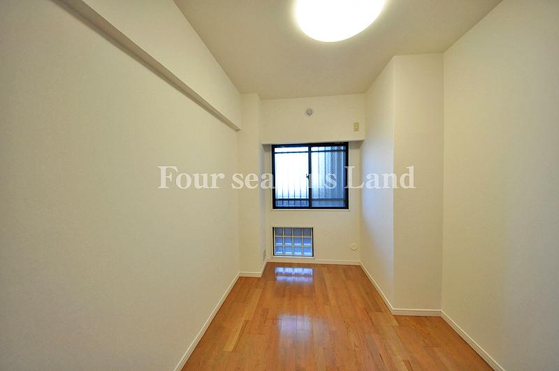 Non-living room. Indoor (12 May 2013) Shooting