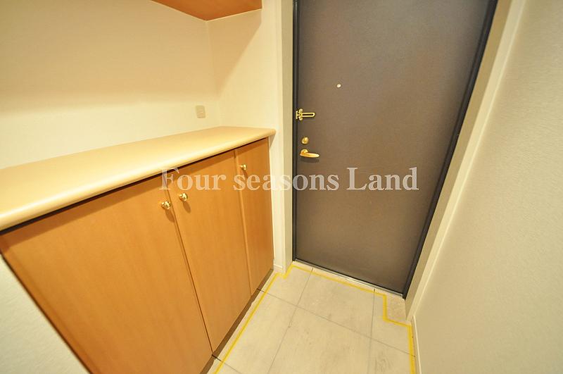 Entrance. Indoor (12 May 2013) Shooting