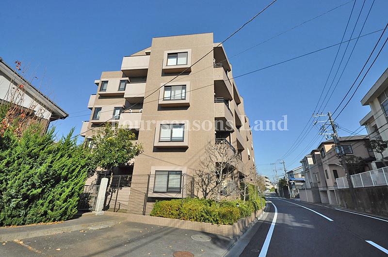 Local appearance photo. Local (12 May 2013) Shooting