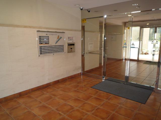 Entrance. Local (11 May 2013) Shooting