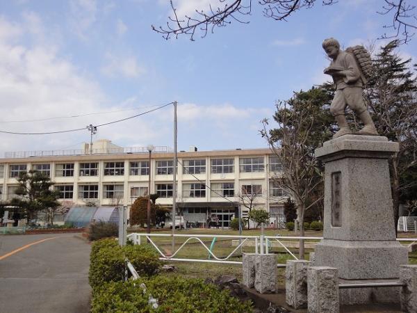 Primary school. 320m to Fujisawa elementary school
