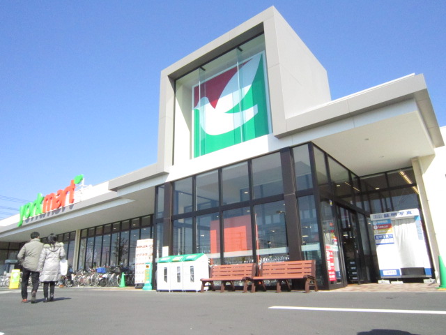 Supermarket. York Mart Tsujidotaiheidai store up to (super) 727m