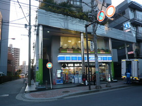 Convenience store. 500m to Lawson (convenience store)