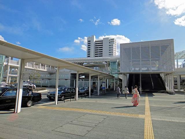 station. 1400m to "Tsujido Station"