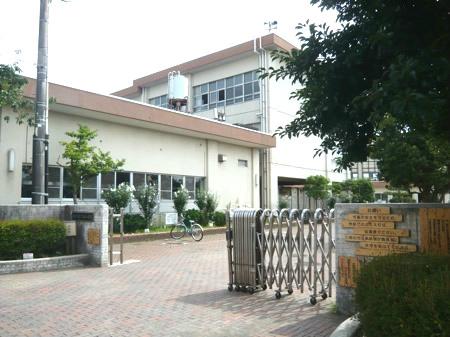 Primary school. Hachimatsu until elementary school 375m