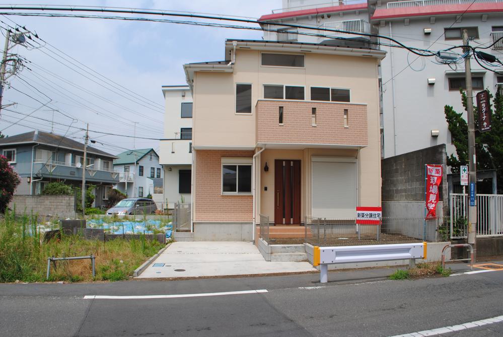 Local photos, including front road. Local (August 2013) Shooting