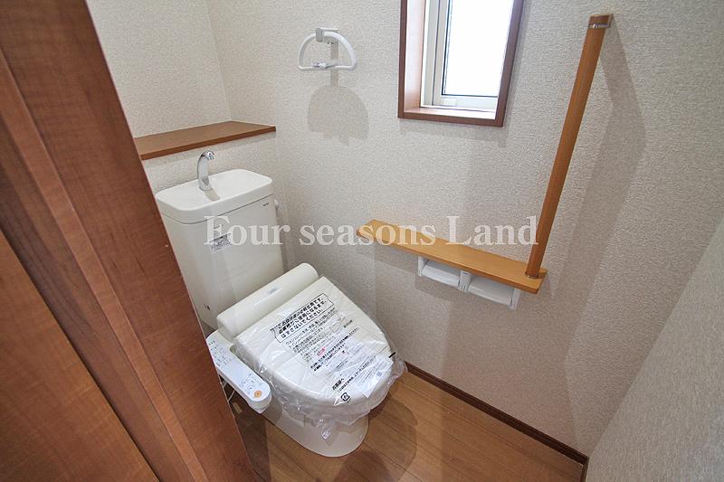 Toilet. Indoor (September 2013) Shooting Building 2