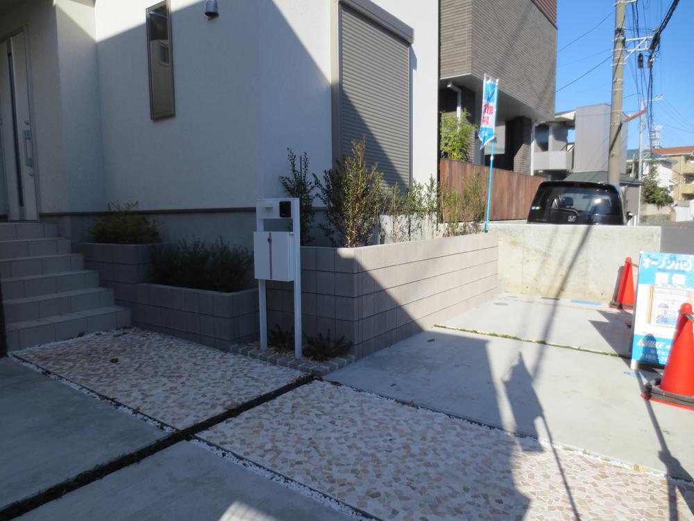 Parking lot. Local (12 May 2013) Shooting