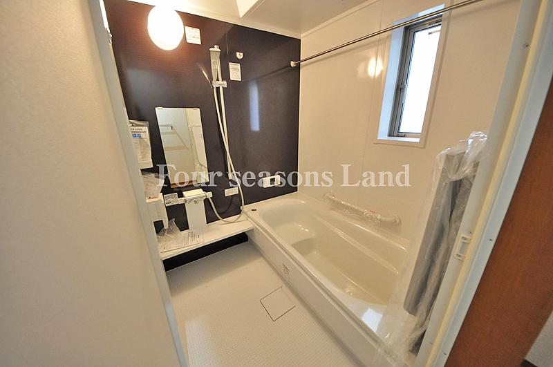 Bathroom. Indoor (11 May 2013) Shooting 1 Building