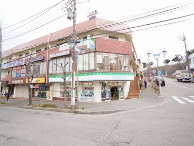 Convenience store. 87m to Family Mart (convenience store)