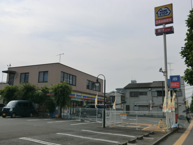 Convenience store. 40m to MINISTOP (convenience store)