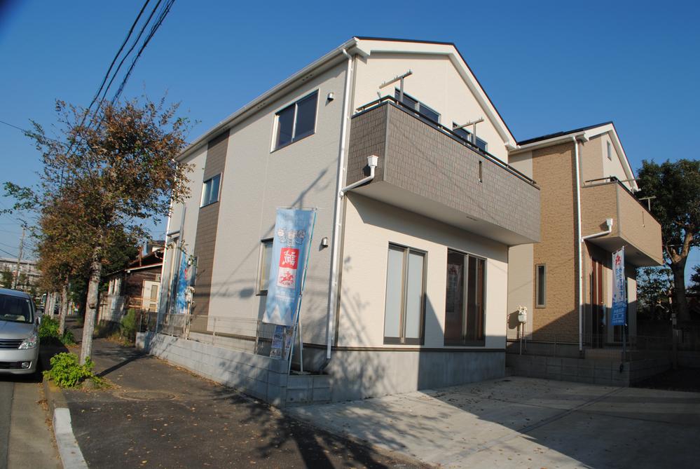 Local appearance photo. Local (11 May 2013) Shooting