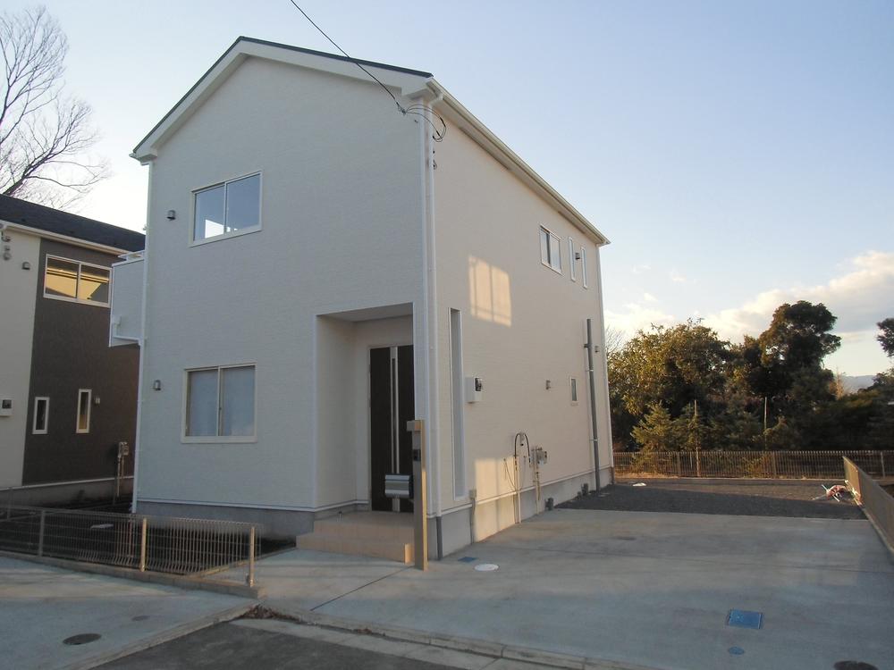 Local appearance photo. Five Building appearance