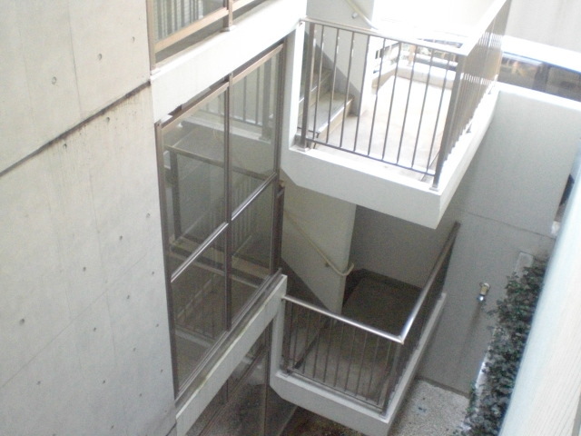 Other room space. Atrium