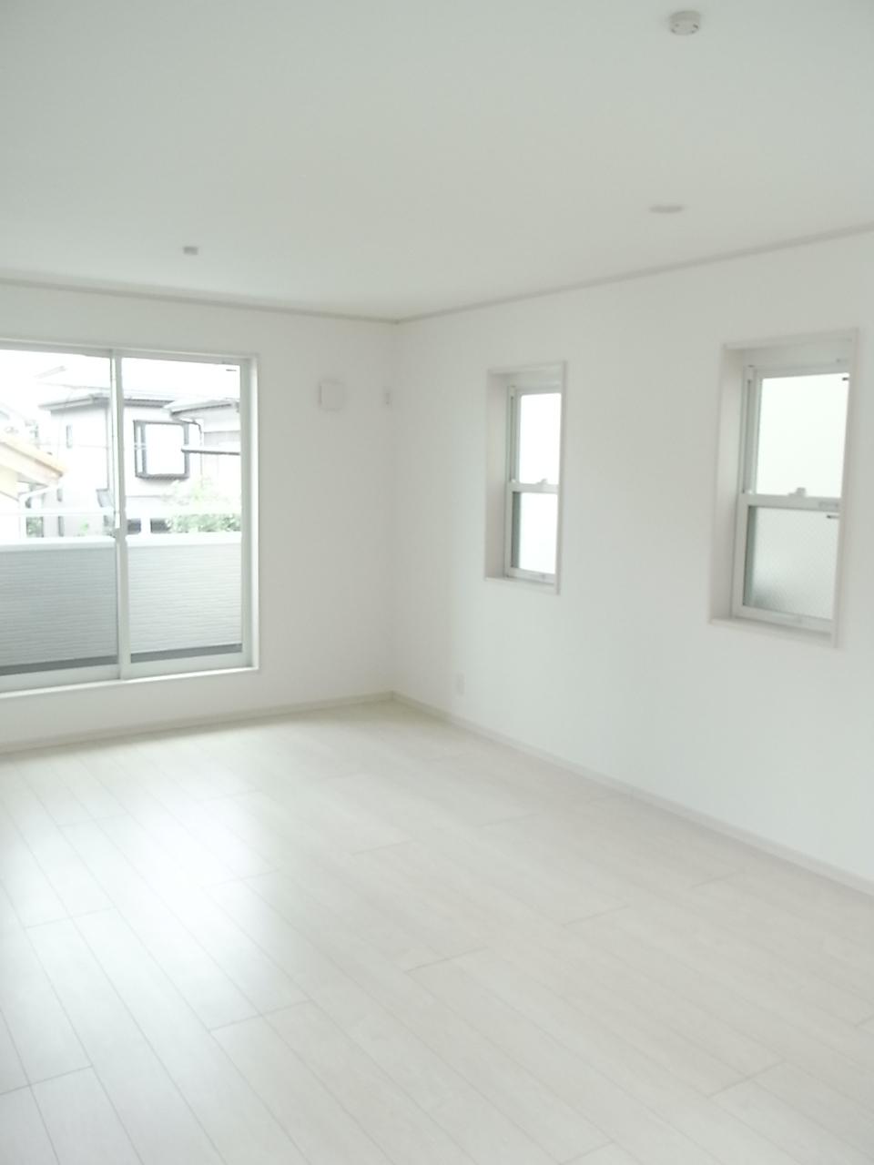 Same specifications photos (Other introspection). Same specification example